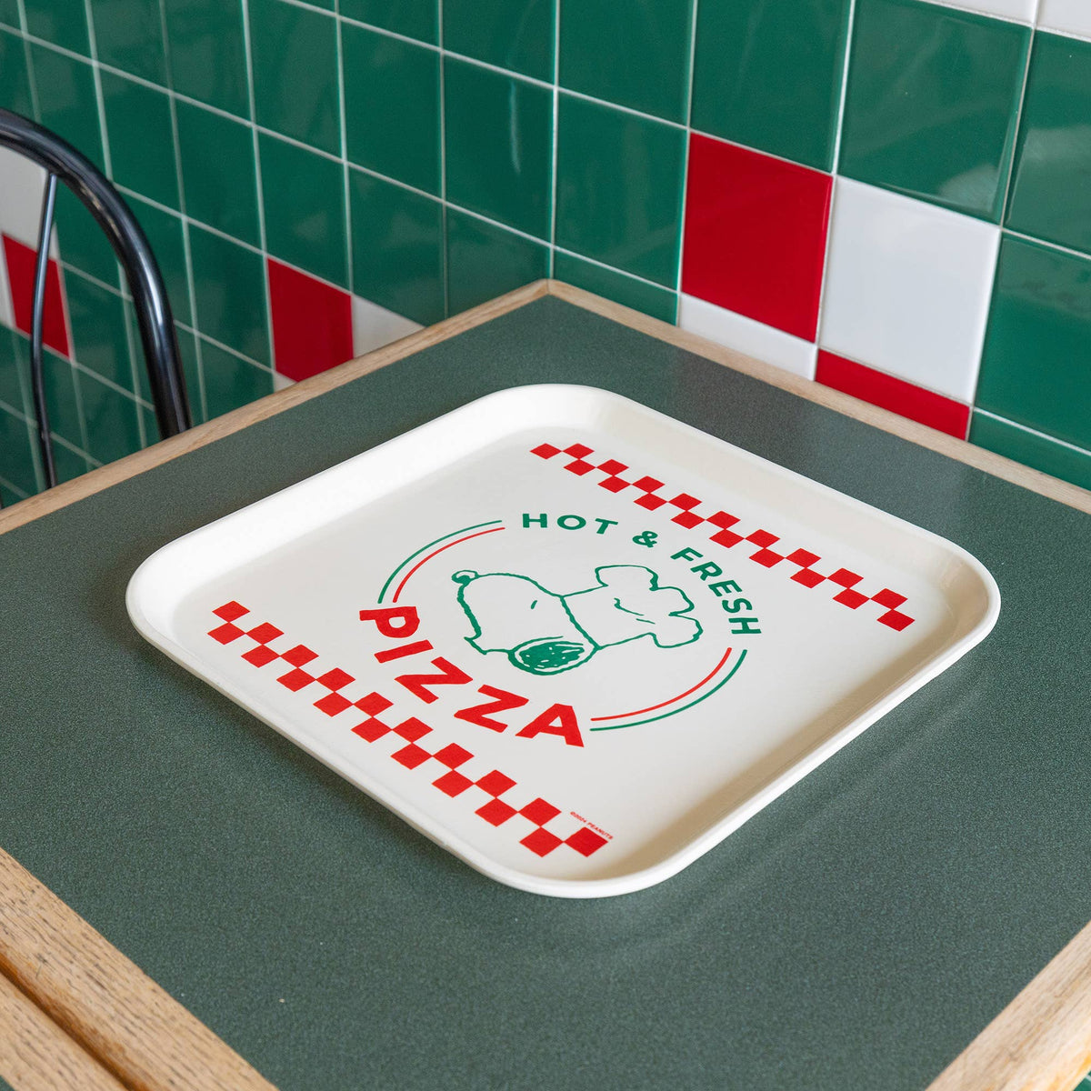 Peanuts® - Snoopy Pizza Tray