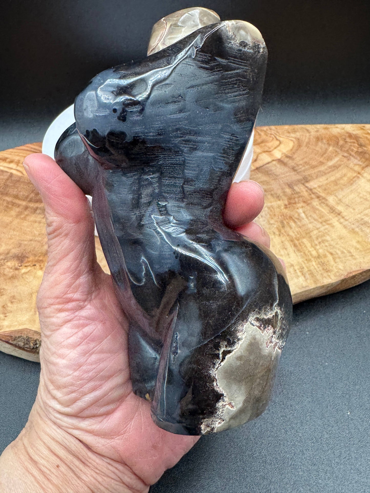 5.5" UV volcanic agate Divine femimine lady body L123