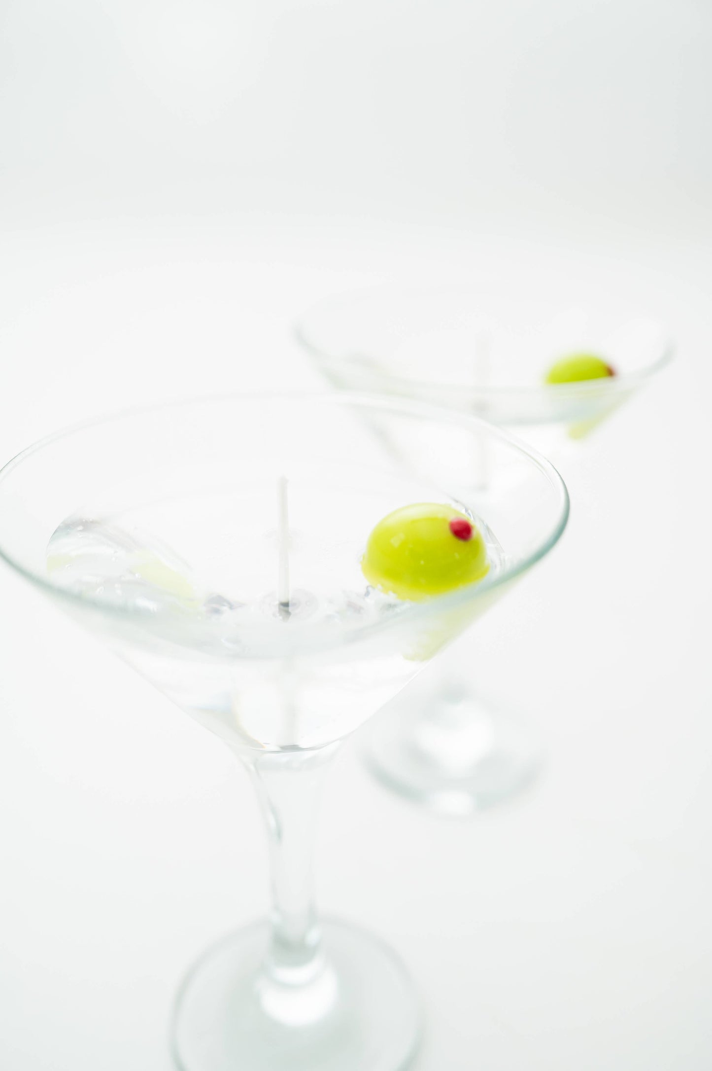 Dirty Martini Candle. Gin. Vodka. Olives.-7.5 oz.