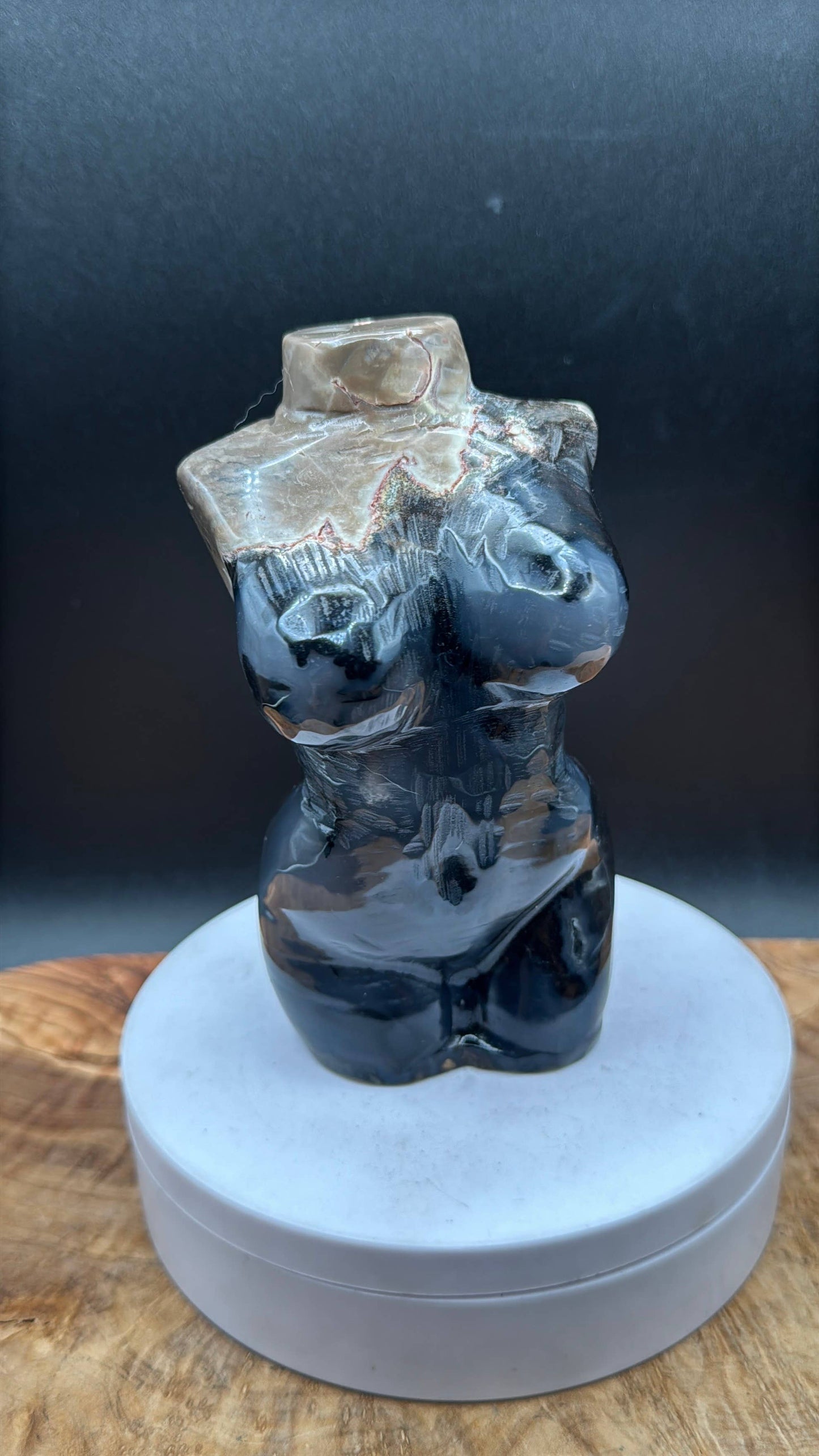 5.5" UV volcanic agate Divine femimine lady body L123