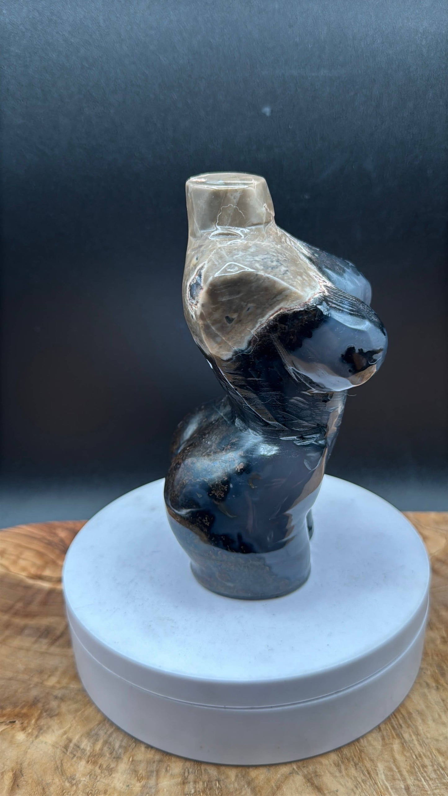5.5" UV volcanic agate Divine femimine lady body L123