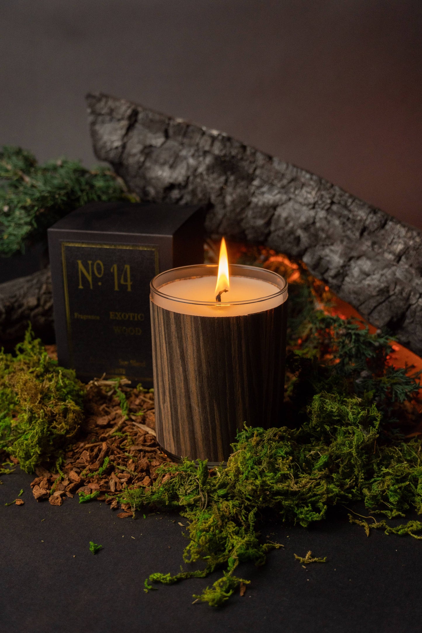 No 14 Exotic Wood Candle