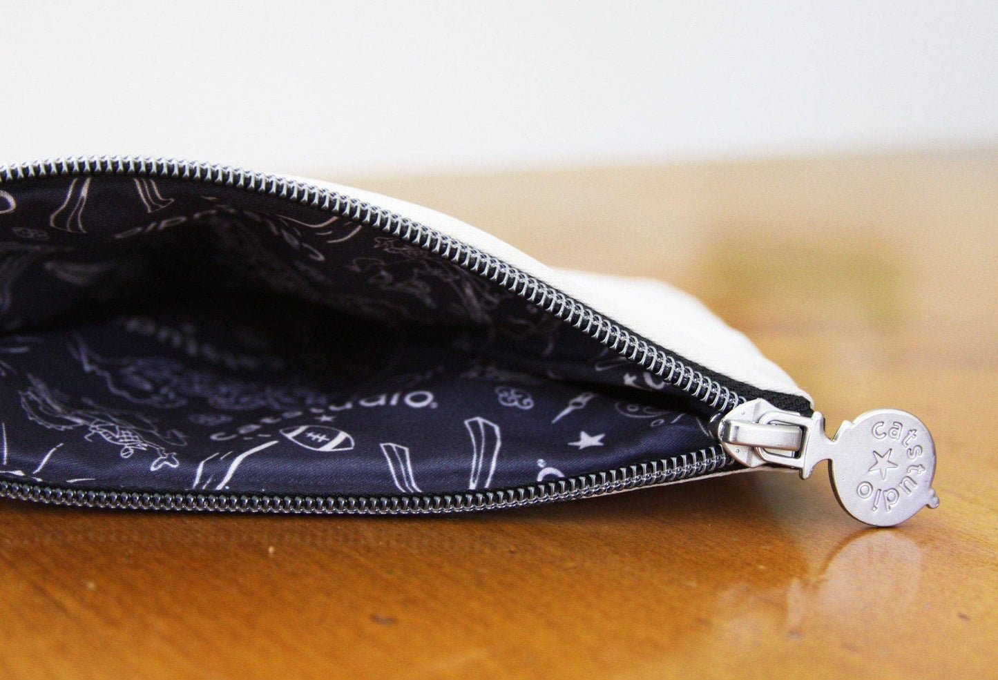 Beachy and Elegant Hamptons Zip Pouch