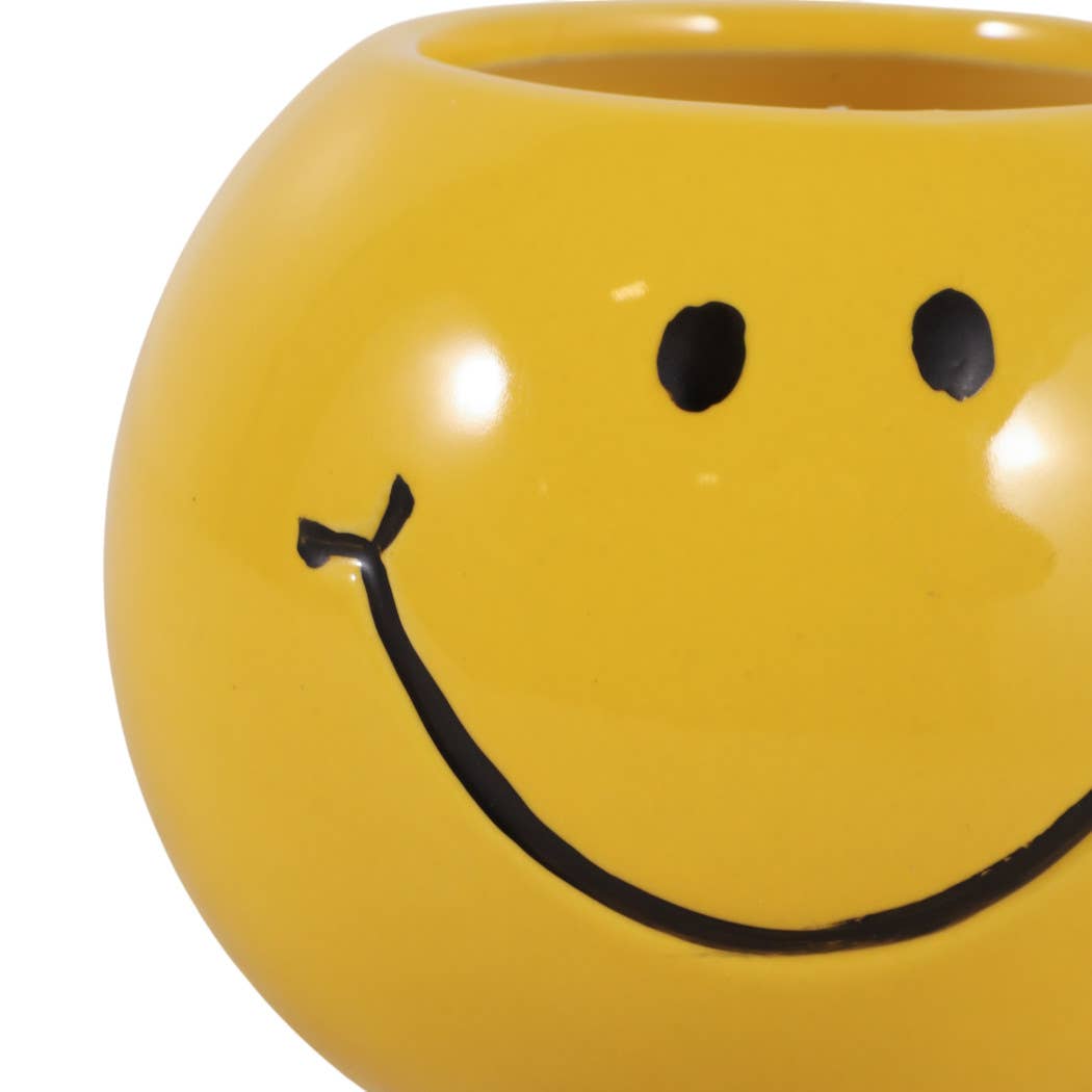 Ceramic Smile Candle in Coconut Goji Soy Wax, 7Oz