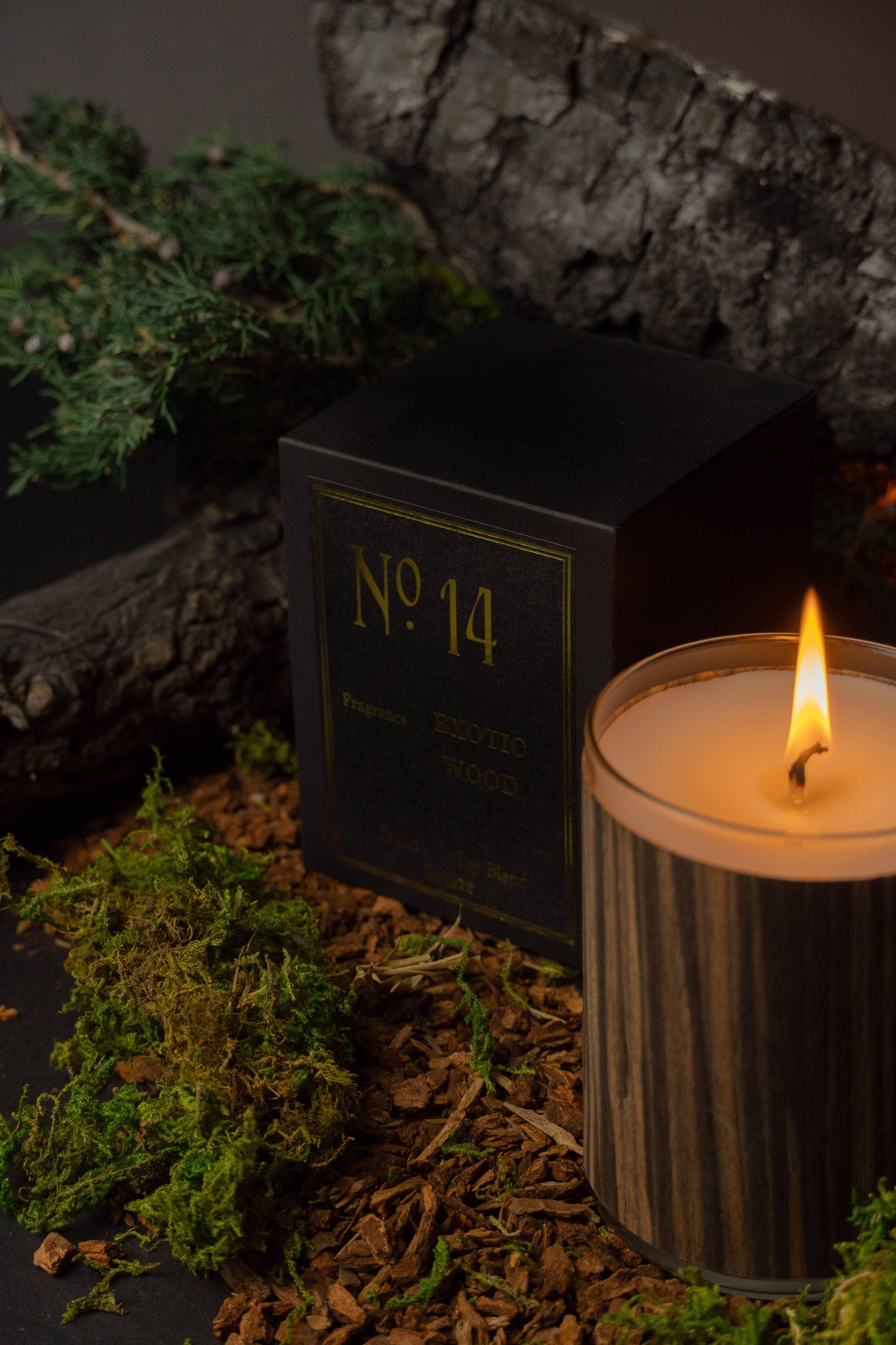 No 14 Exotic Wood Candle