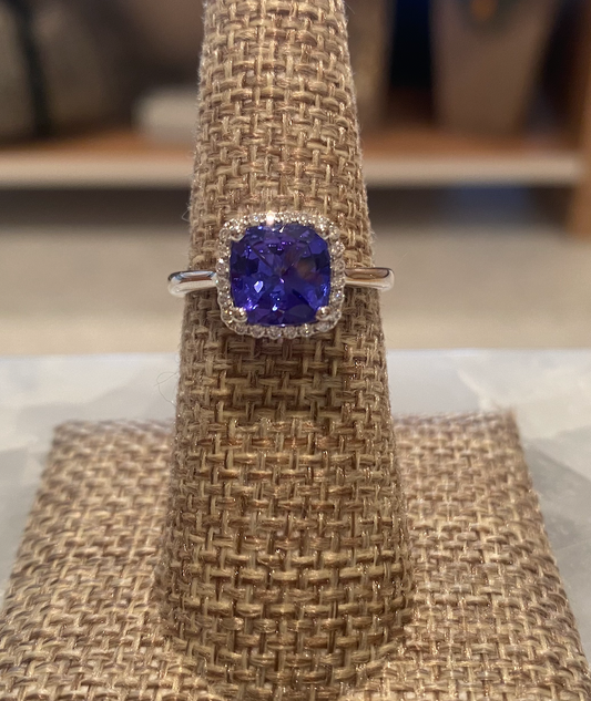 Cushion Tanzanite Ring (Jewelers' pick)