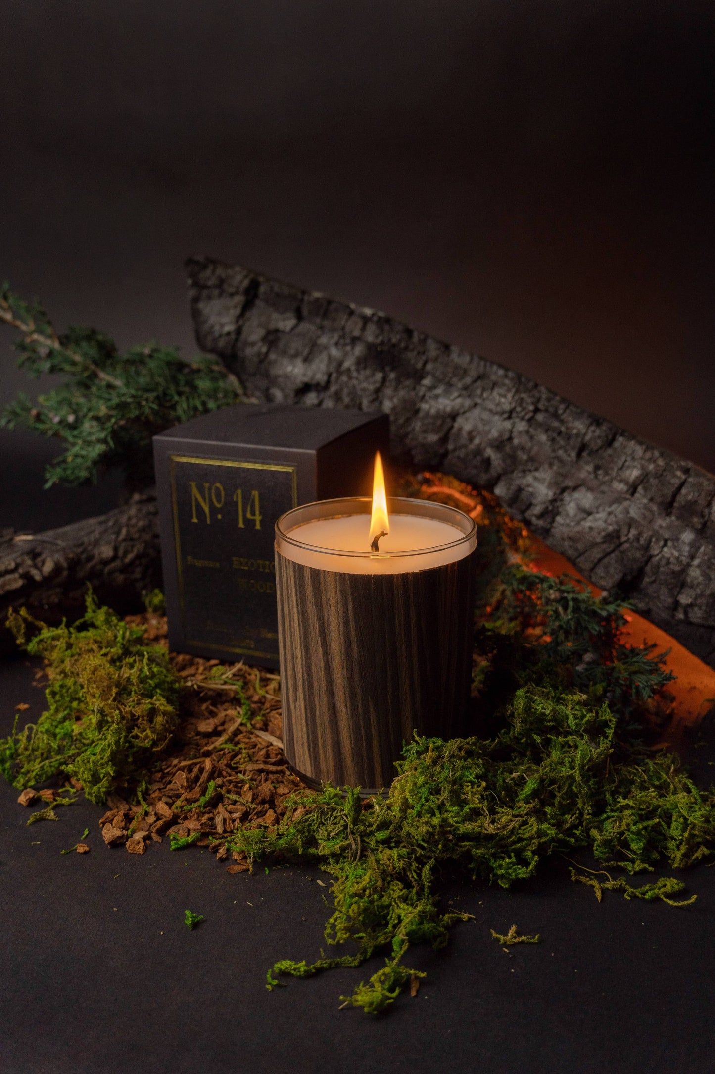 No 14 Exotic Wood Candle