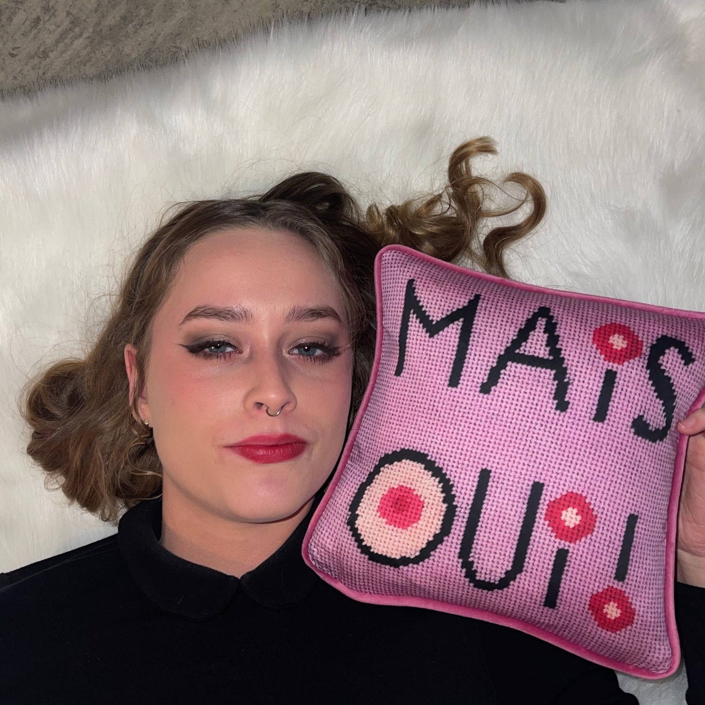 Organic cotton sateen "Mais Oui!" toss pillow