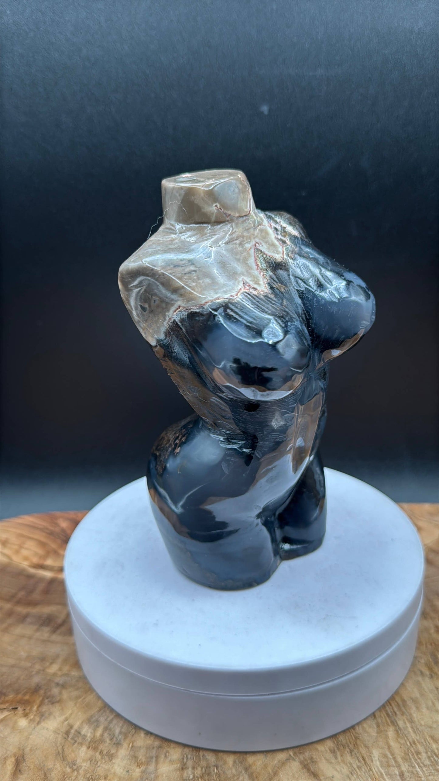 5.5" UV volcanic agate Divine femimine lady body L123
