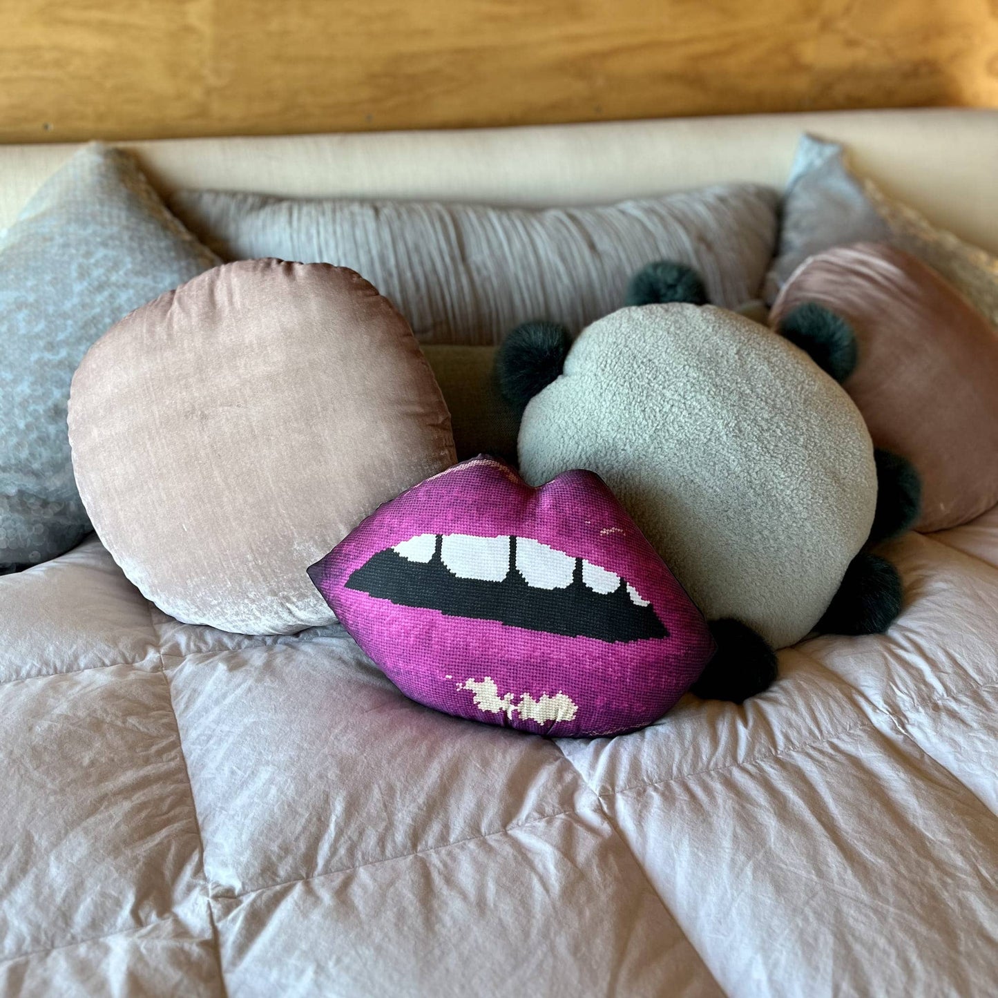 Organic Cotton Sateen "Moi" Sculpted Lips Pillow