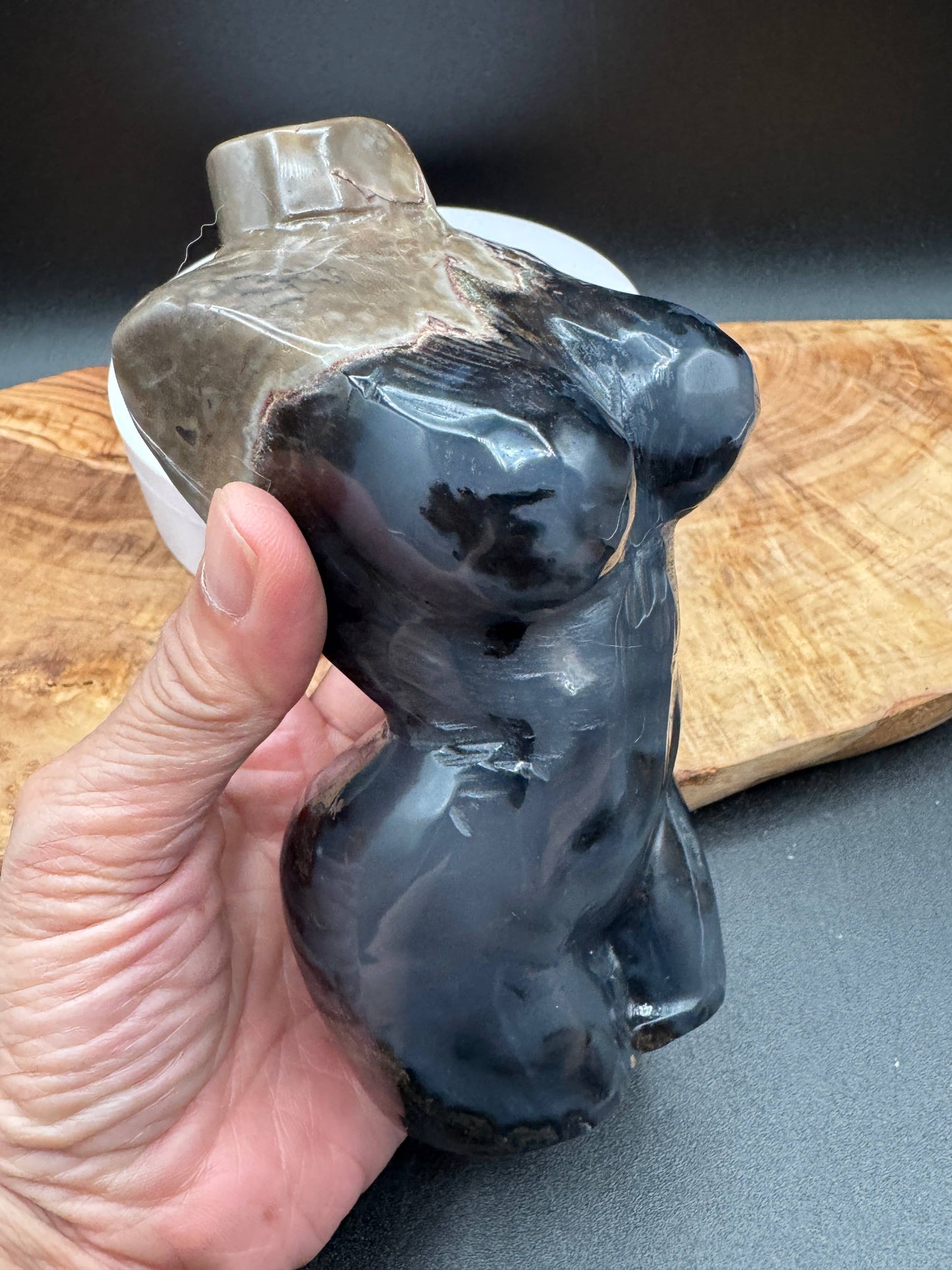 5.5" UV volcanic agate Divine femimine lady body L123