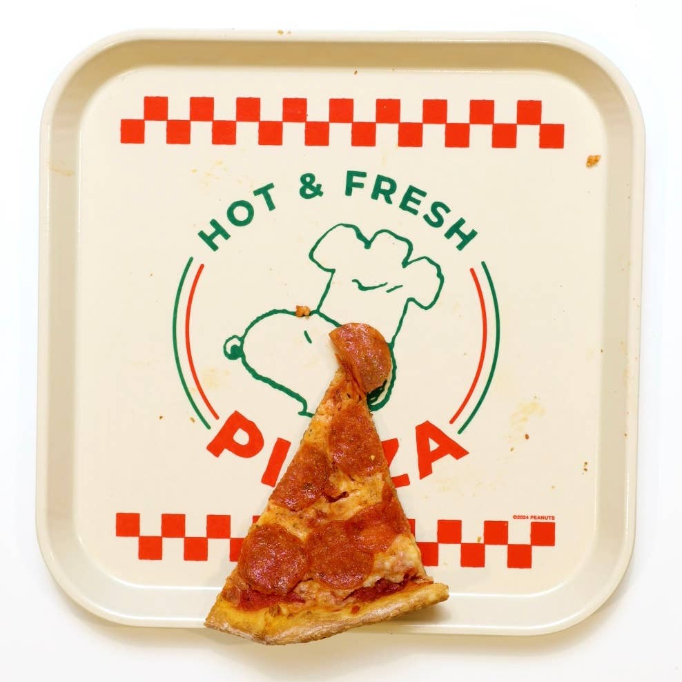 Peanuts® - Snoopy Pizza Tray