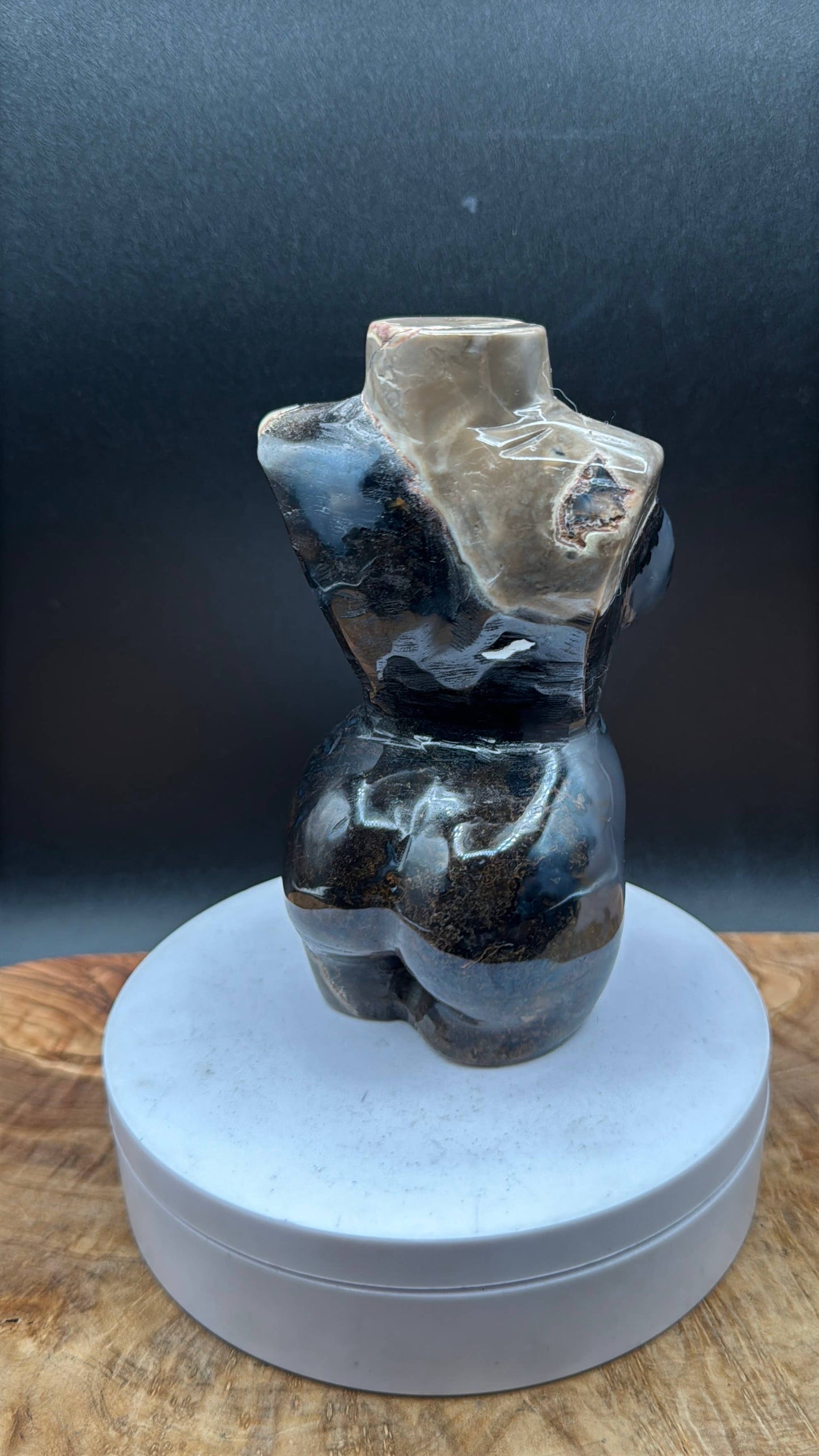 5.5" UV volcanic agate Divine femimine lady body L123